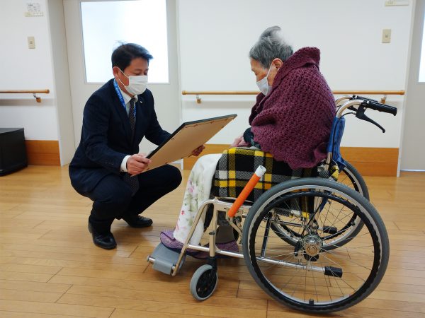 100歳慶祝訪問｜ヴィラ羽ノ浦