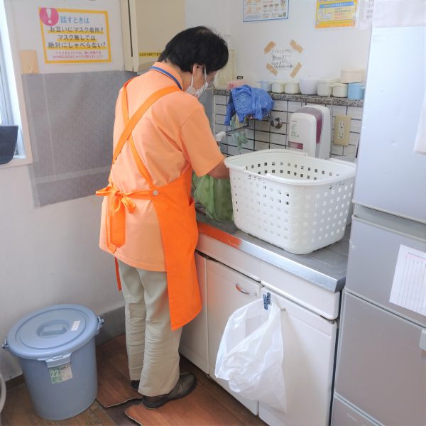 介護助手｜シニア｜仕事